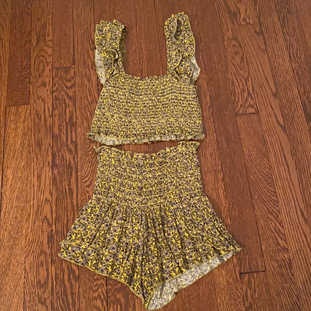 skylar + madison lime green, white and black set
